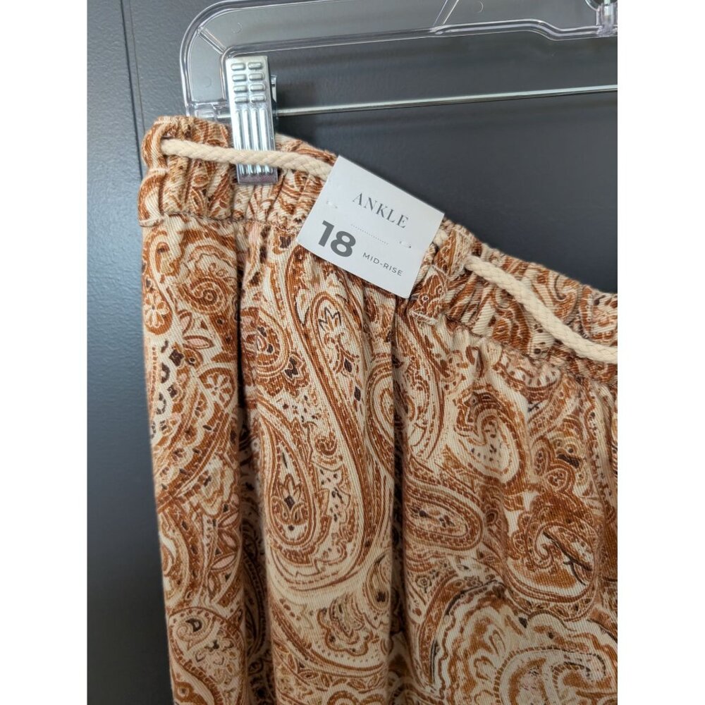 NWT Lane Bryant Printed Woven Straight Ankle Pants in Paisley - 18 - Picture 3 of 9